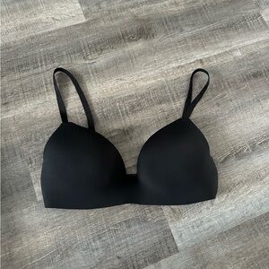 Victoria Secret Wireless Smooth Bra - 34D